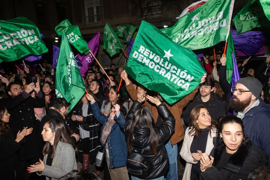 Boric y Jackson como invitados: el festejo a lo grande que prepara RD por sus 12 años en medio de su peor momento