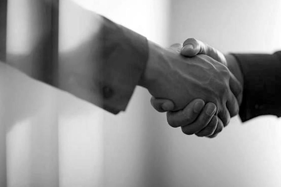 Columna de Pedro Villarino: Ese frágil telón de fondo que se llama democracia…