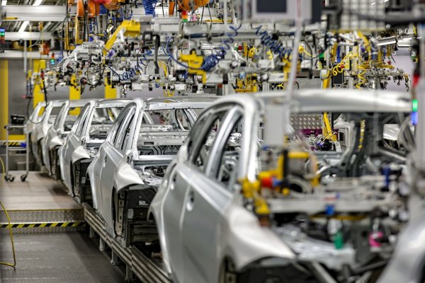 BMW reconvierte su emblemática centenaria planta en Munich para fabricar únicamente autos eléctricos