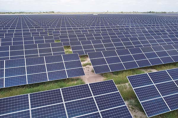 El proceso de ajustes que gatillará el Ministerio de Energía y la CNE por los pequeños medios de generación en medio de su fuerte crecimiento