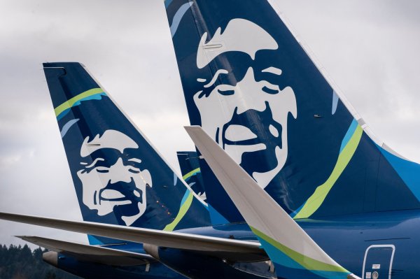 Pasajeros del vuelo de Alaska Airlines demandan a Boeing