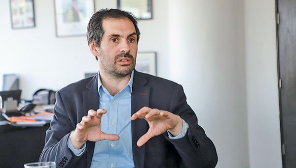 Por solicitud de Boric, Grau decide registrar reunión en casa de Zalaquett en Infolobby