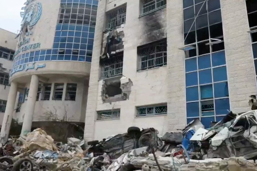 Autoridades de Gaza denuncian la muerte de tres pacientes en el Hospital Naser por el corte de luz y oxígeno