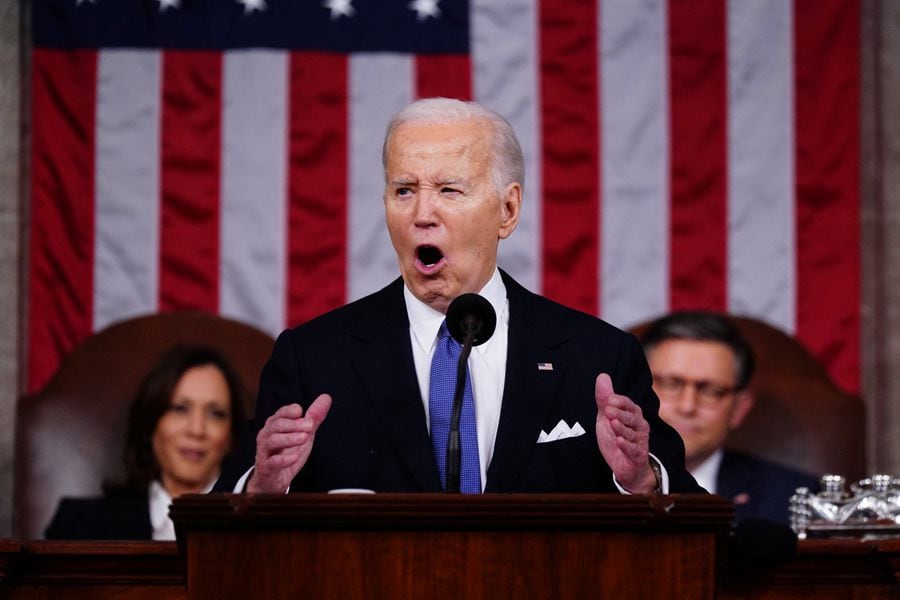 Biden arremete contra Trump y dice que hay “amenazas a la democracia” en discurso sobre el Estado de la Unión