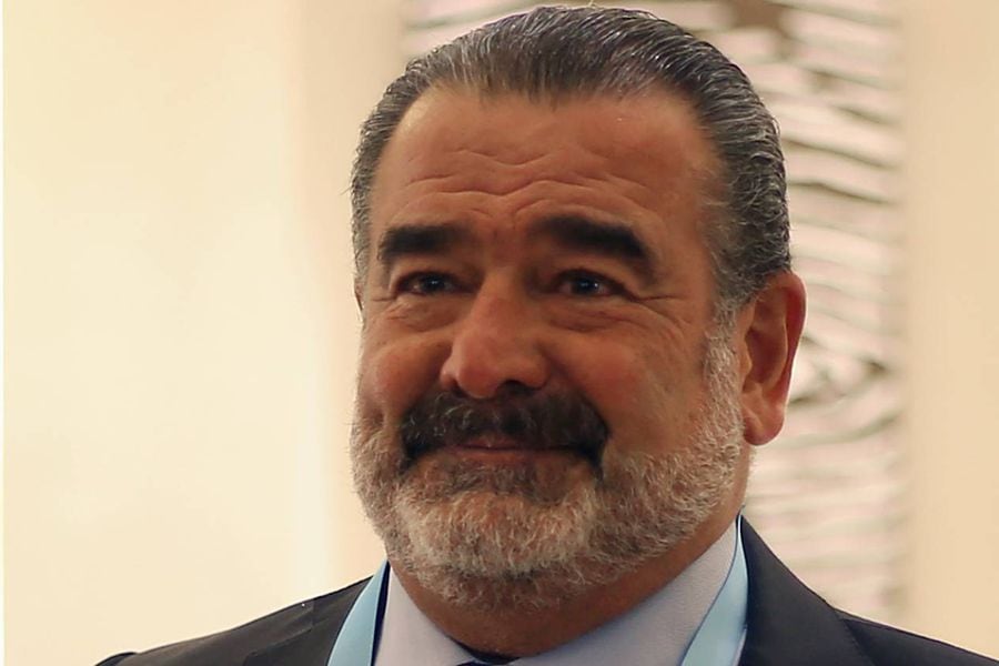 Andrónico Luksic celebra publicidad de Cristal en Star Wars