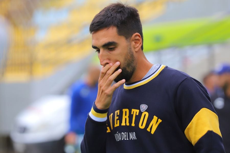 Francisco Meneghini dejó de ser el entrenador de Everton