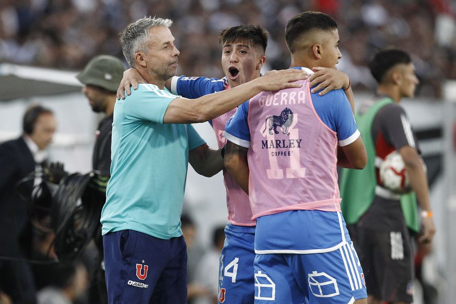 Gustavo Álvarez piensa en grande tras el triunfo ante Colo Colo: “Espero quedar en la historia de la U por algo mucho más importante”