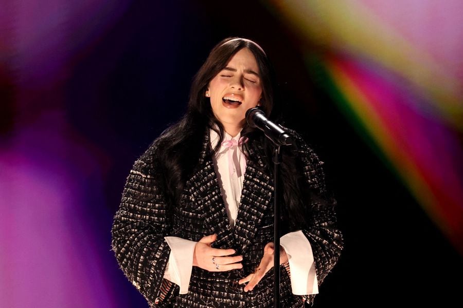 Cómo fue la presentación de Billie Eilish en los Oscar