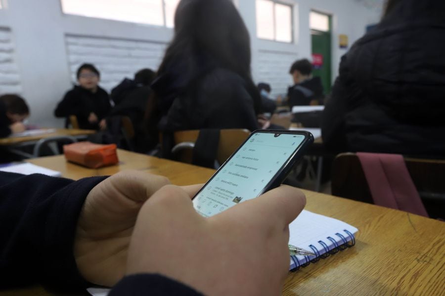 Ciberacoso en colegios: la mayoría de los afectados son mujeres y se concentran en la enseñanza básica