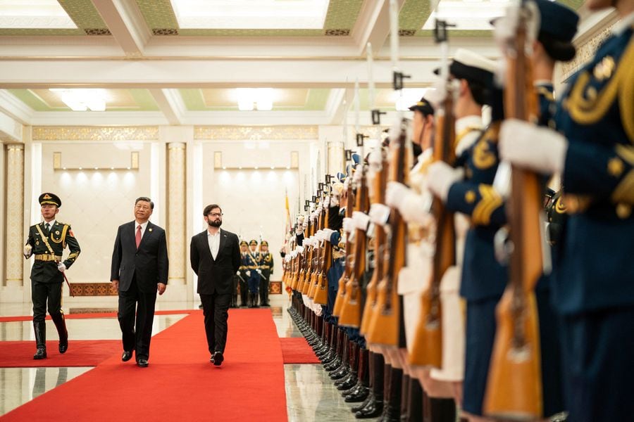 Estudio asegura que Chile es el país más influenciado por canales de YouTube chinos en América Latina