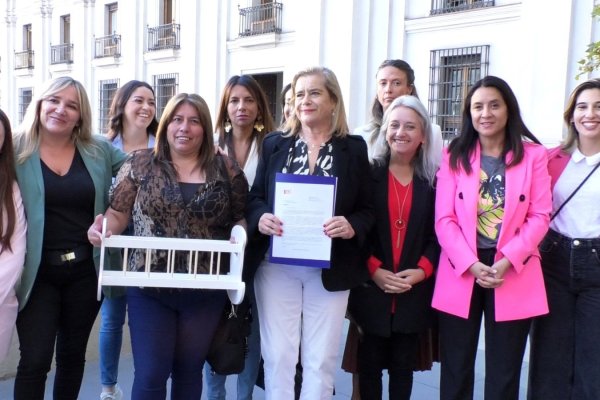 Dirigentas de la UDI piden urgencia para Sala Cuna Universal