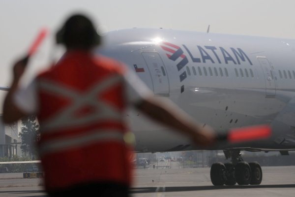 Latam dice que 13 personas fueron hospitalizadas en Nueva Zelanda tras “fuerte movimiento” en pleno vuelo