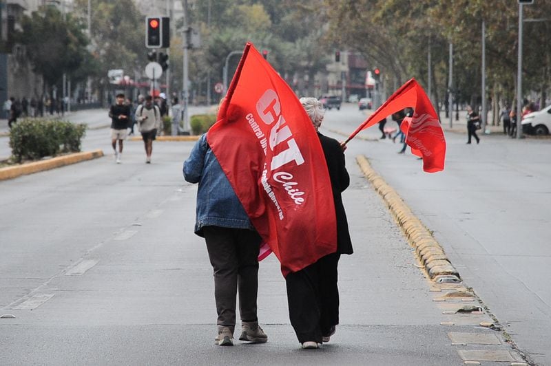 Marcha en marco del Paro Nacional de la Central Unitaria de Trabajadores (CUT), se moviliza por la Alameda.