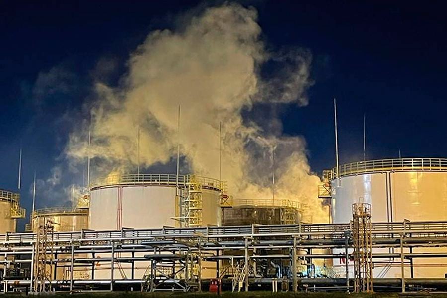 Al menos un muerto y casi una decena de heridos por última oleada de ataques con drones ucranianos contra refinerías rusas
