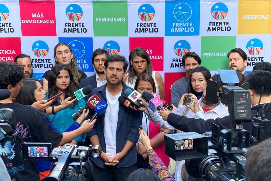 Frente Amplio se suma a las críticas por alza de luz