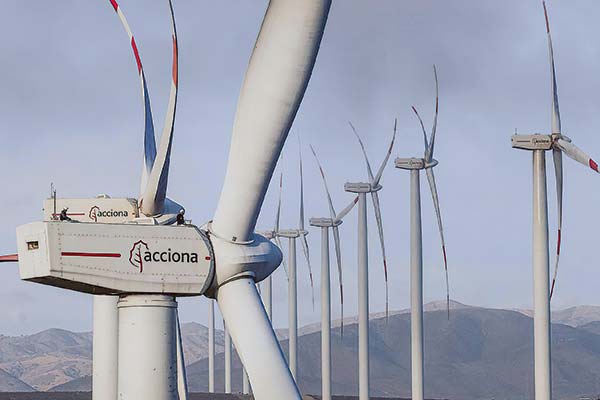 Acciona vuelve a la carga: presenta discrepancia ante el Panel de Expertos tras rechazo de la CNE a subir precio de contrato