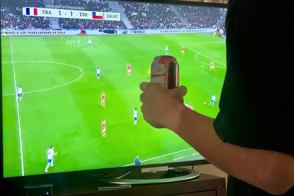 La cábala de los chilenos: los productos que protagonizan los servicios de delivery cuando juega La Roja