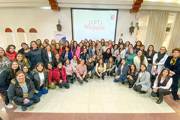 Lanzan programa para acelerar la llegada al mercado de startups lideradas por mujeres