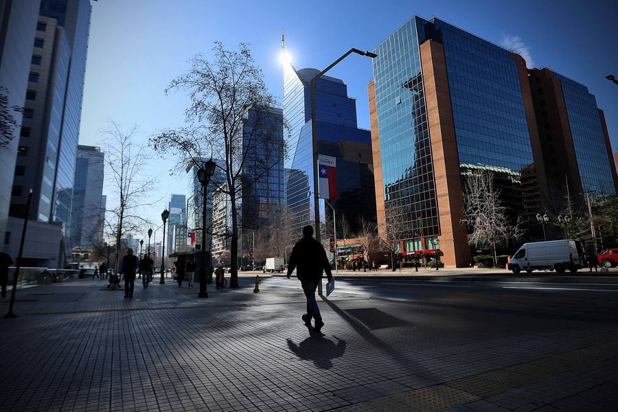 Personas que invierten en fondos mutuos suben