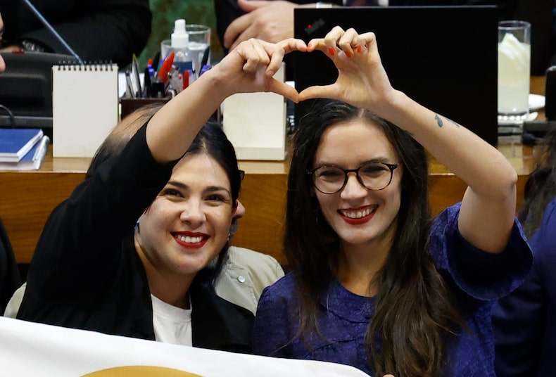 Karol Cariola y Camila Vallejo