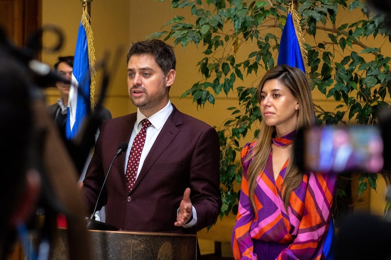 Diputados Daniel Manouchehri y Daniella Cicardini