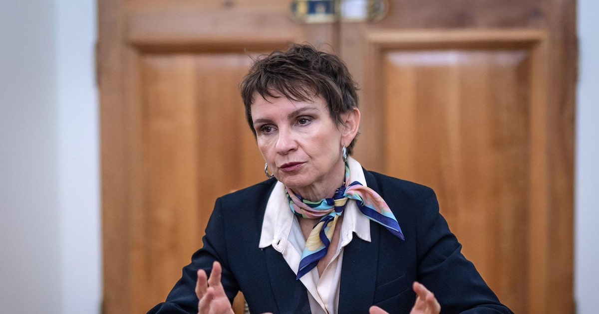 Tohá fija postura del gobierno por Irina Karamanos