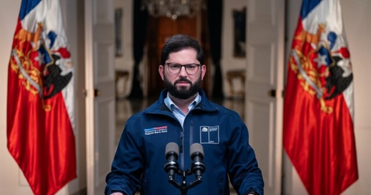 Boric anuncia proyecto que pone fin al CAE e insta a su avance en el Congreso