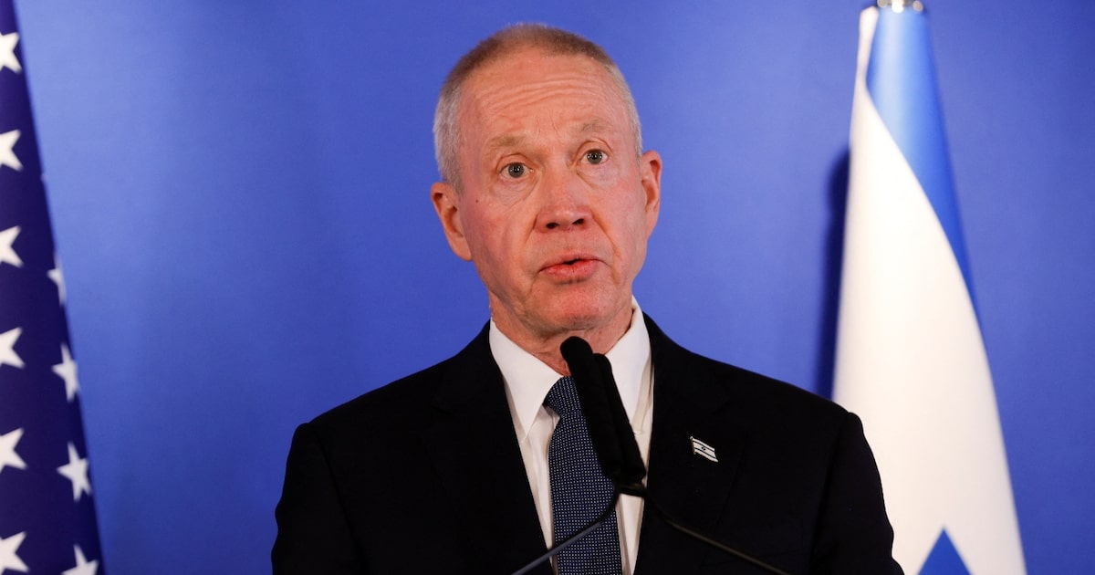 Yoav Gallant asegura que Hezbolá usa a la FINUL como cobertura