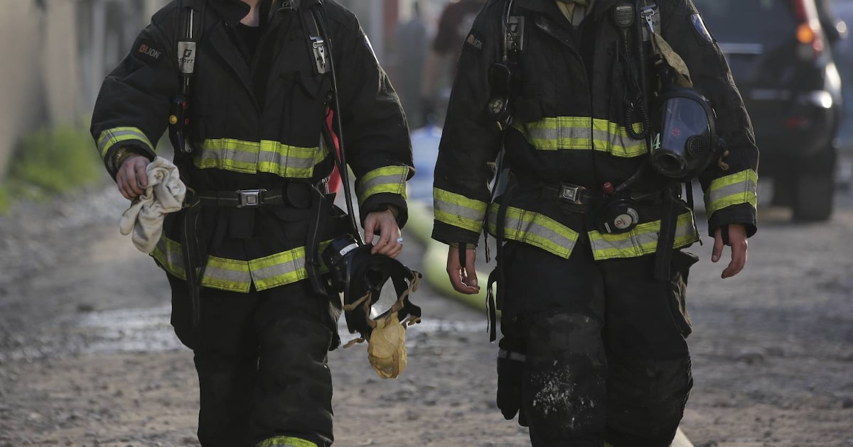 Incendio afecta bodegas en Independencia y genera humo negro