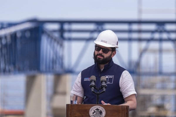 Boric insta a empresarios a desarrollar juntos Chile, pero advierte que “no podemos seguir con el vuelito del modelo de desarrollo del siglo 20”