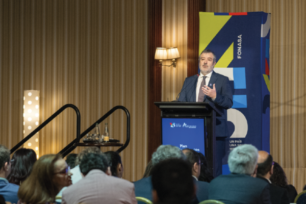 Fonasa apronta Modalidad de Cobertura Complementaria: primer grupo de clínicas suscribe interés por adherir a futura red de atención