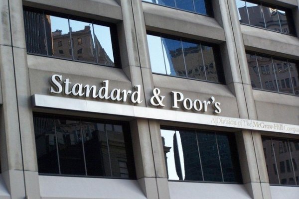 S&P cambia perspectiva para calificación de Chile de negativa a estable citando una mejora en la trayectoria fiscal