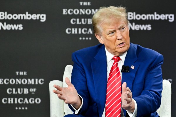 Trump defiende su plan de fuerte alza de aranceles para proteger a las empresas sde EEUU