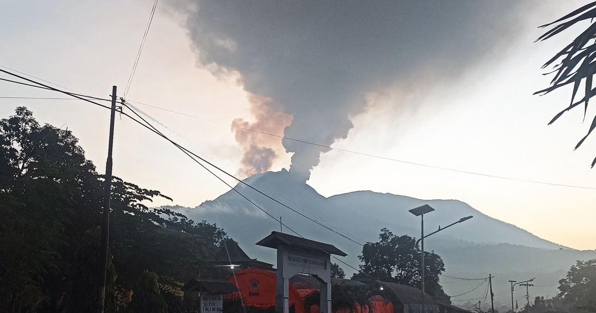 Al menos nueve personas mueren tras erupción volcánica en Indonesia