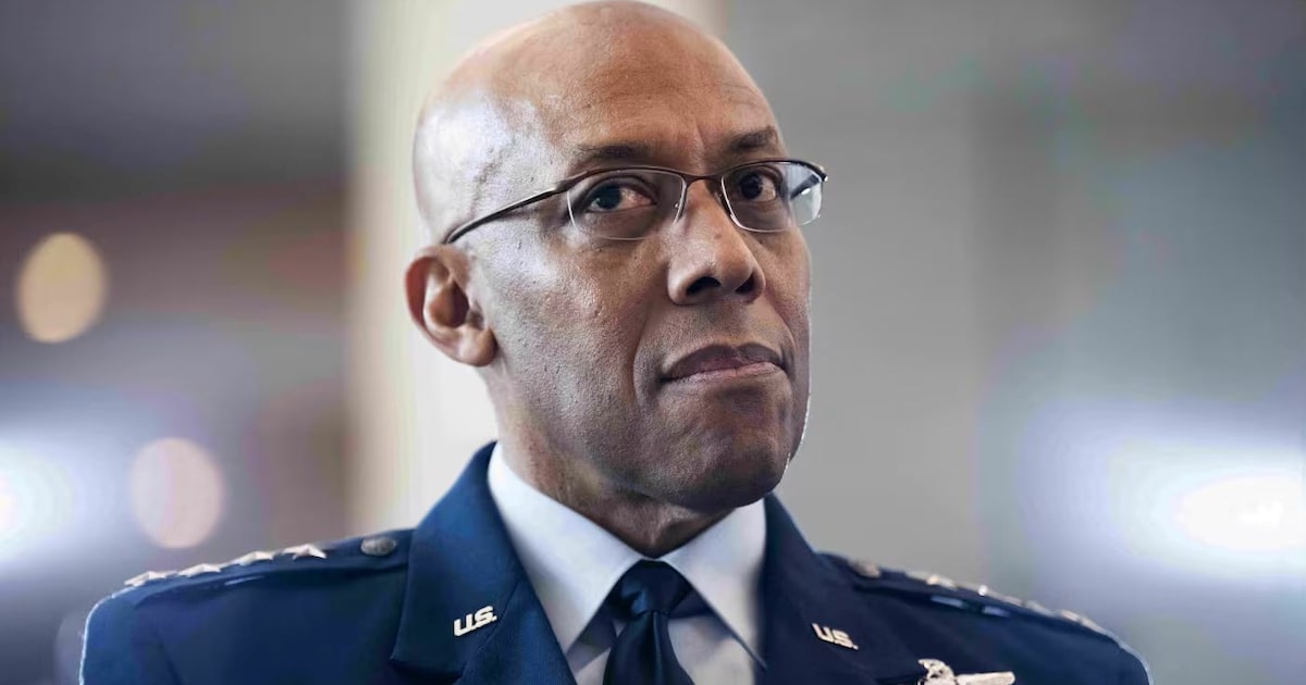 Cómo Trump pretende depurar las fuerzas armadas de EEUU