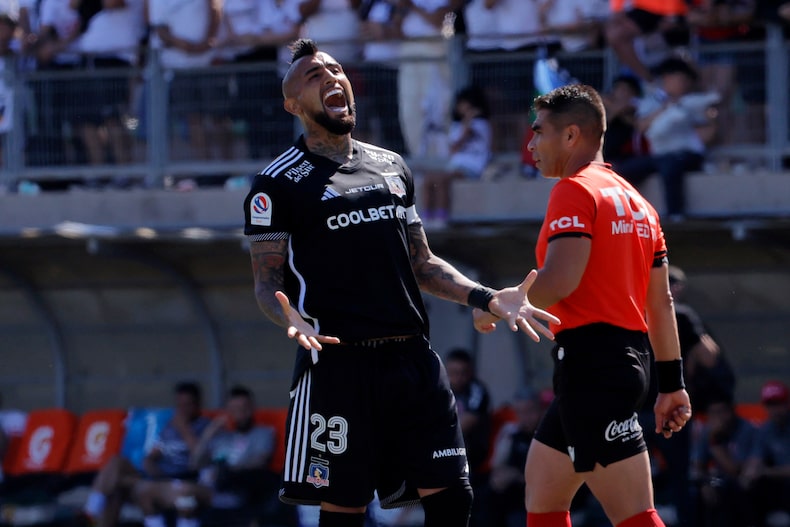 Arturo Vidal, en el partido entre Copiapó y Colo Colo
