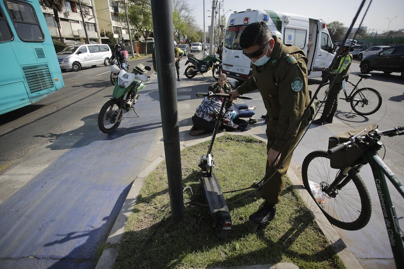 Motos en Santiago: el debate que abrió la fiscalización de Las Condes