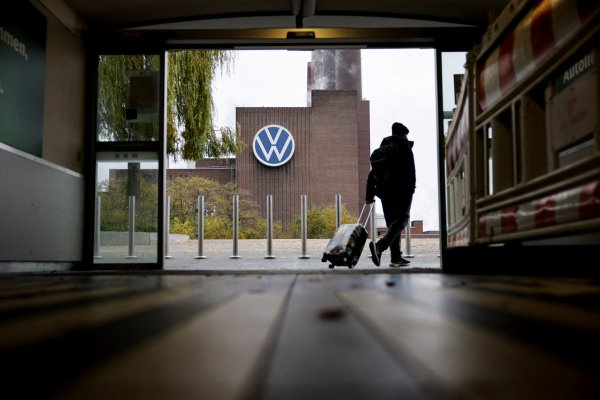 CEO de Volkswagen afirma que reducción de costos es necesaria tras “décadas de problemas estructurales”