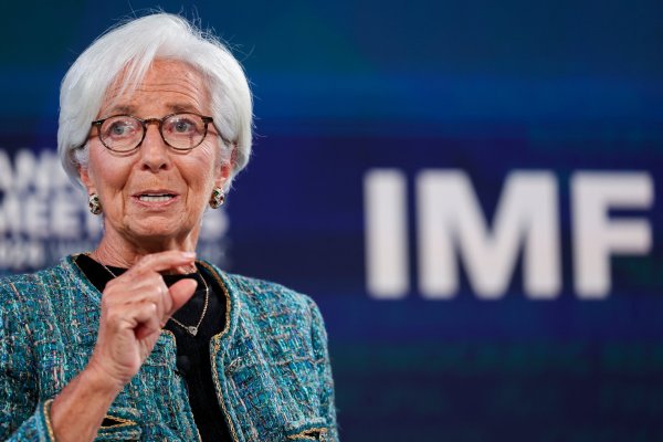 Comprar productos estadounidenses para evitar la guerra comercial de Trump, propone Christine Lagarde