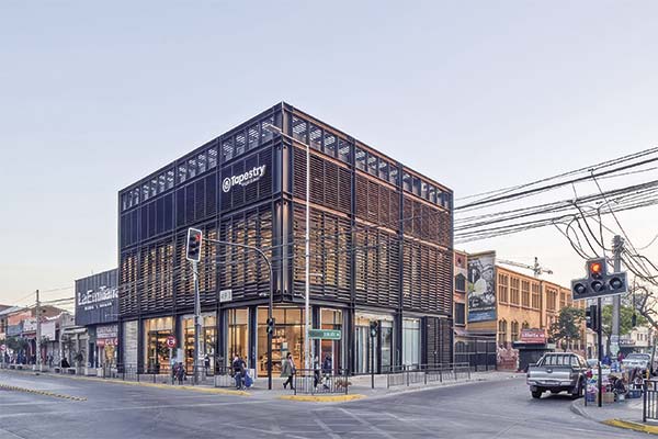 Fondo de Toesca adquiere emblemática propiedad en esquina de Independencia por US$ 2 millones