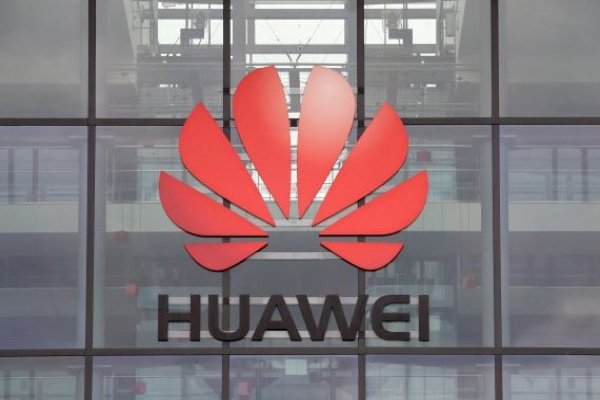 Huawei lanza teléfono con sistema operativo propio