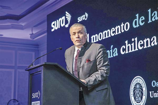 Óscar Landerretche: “El dólar a luca es como inevitable en algún momento”