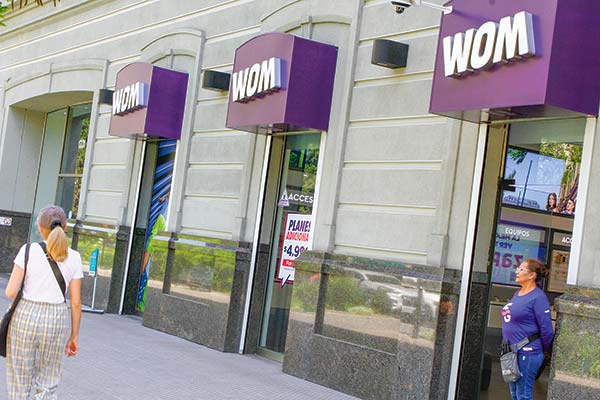 WOM opta como piso por la oferta de reestructuración de deuda de bonistas ad hoc y proceso se extiende hasta el 15 de noviembre