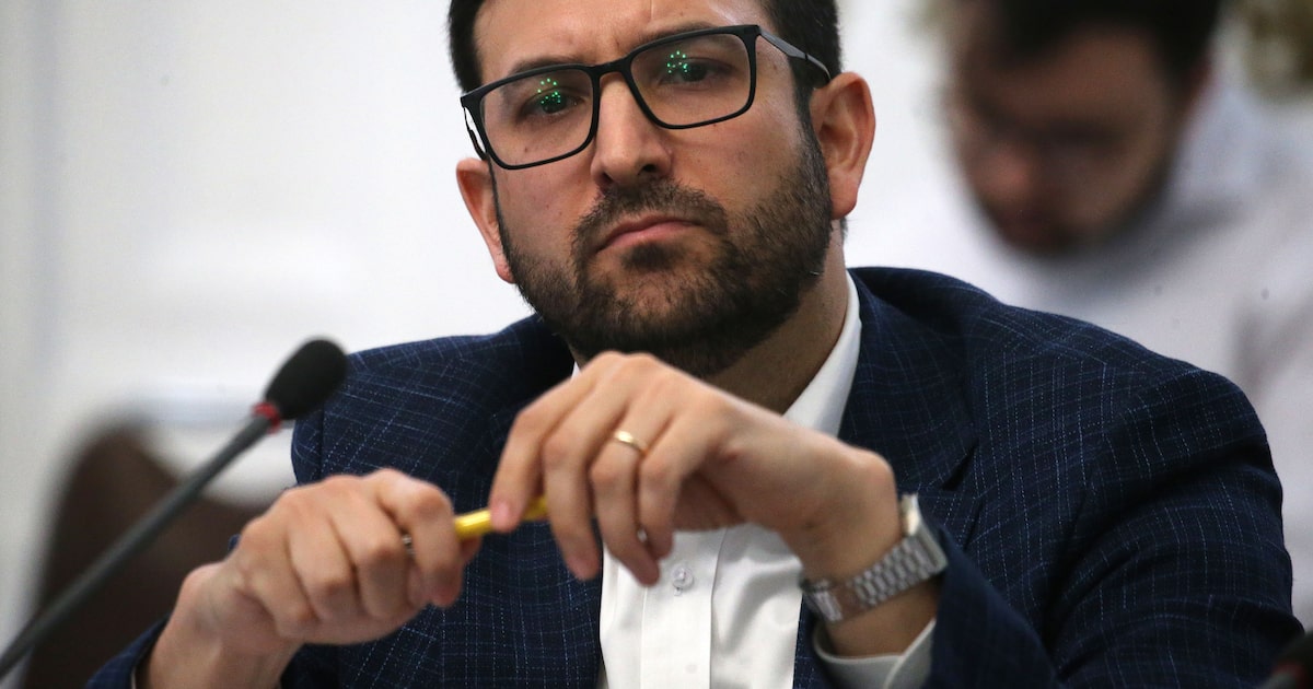 Miguel Crispi evade preguntas en la comisión Monsalve