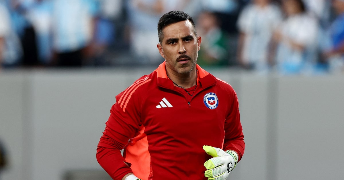 Claudio Bravo aborda la posibilidad de fichar en Colo Colo