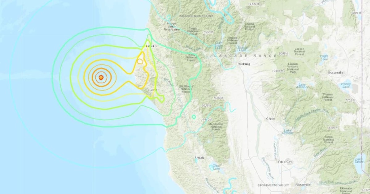Autoridades en California alertan a residentes que se alejen de la playa tras alerta de tsunami