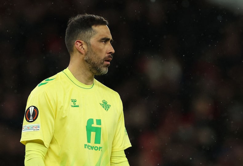 Claudio Bravo, durante su etapa en el Betis.