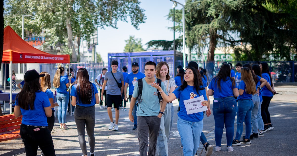 Feria de Postulantes Usach 2025: nuevas carreras, charlas y recorrido por el campus
