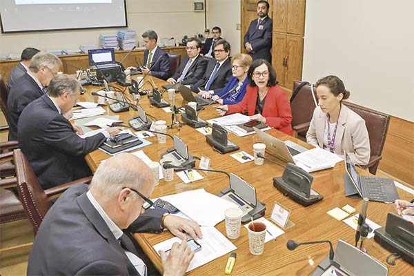 Banco Central llega a 2025 con el reto de bajar inflación desde el 5% y anticipa un alza del PIB en torno a 2%