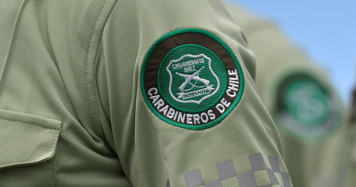 Delincuentes vestidos de carabineros asaltan bodega en Estación Central